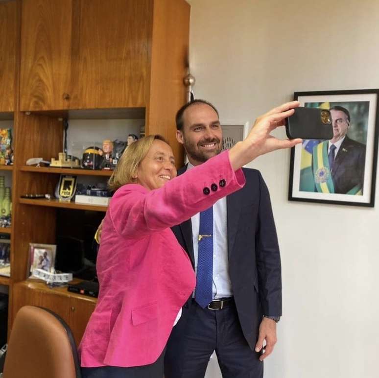 Além de se reunir com o presidente brasileiro, von Storch esteve com os deputados Eduardo Bolsonaro e Bia Kicis