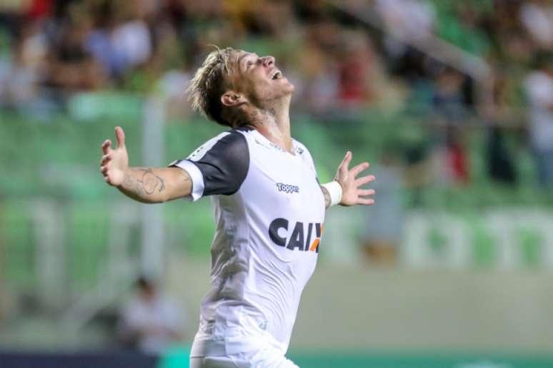 No Brasil, Roger Guedes defendeu Criciúma, Palmeras e Atlético-MG (Foto: Bruno Cantini/Atlético)