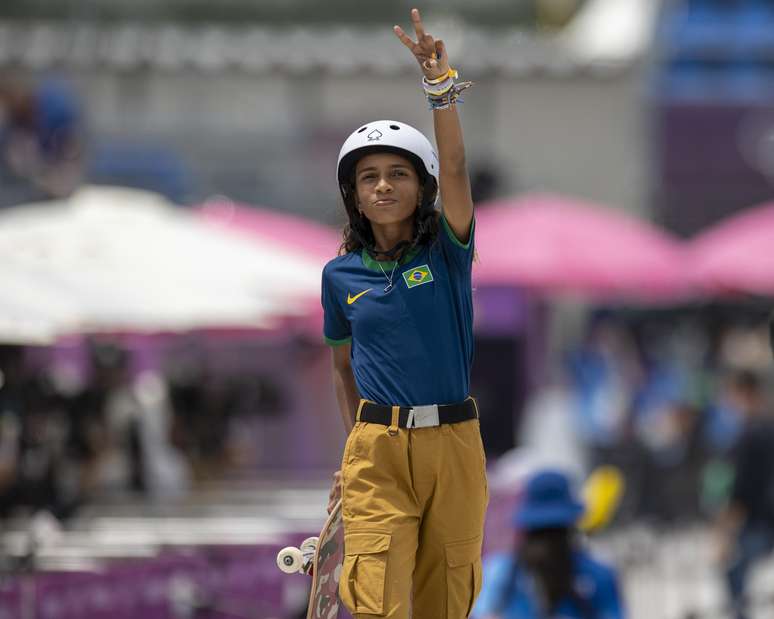 Aos 13 anos, Rayssa Leal conquista medalha de prata no Skate