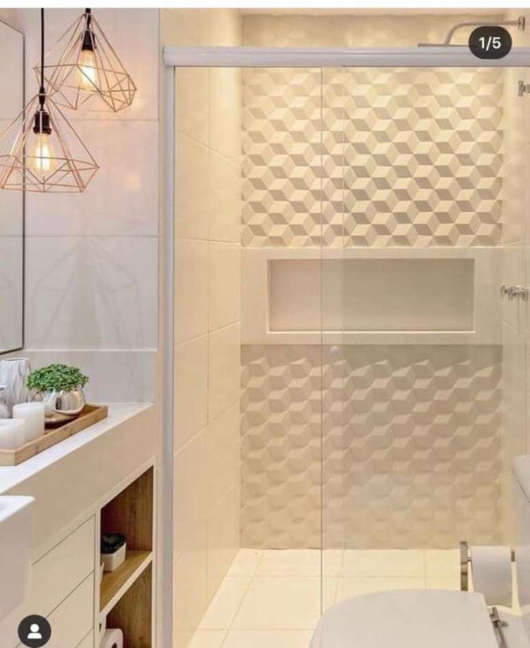 65. Nicho de embutir para banheiro com azulejo 3D branco – Foto Pinterest