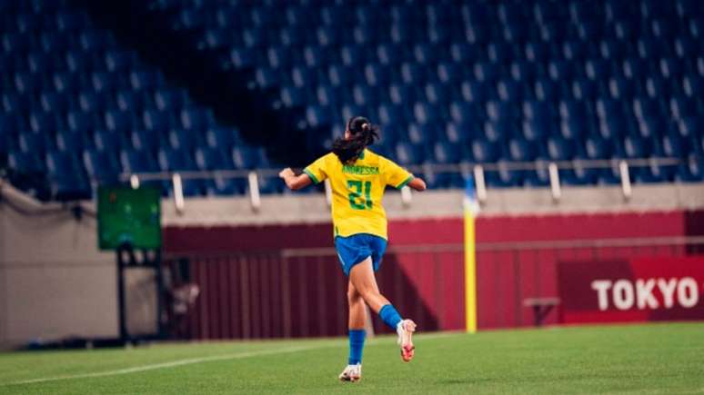 Andressa Alves marcou o gol brasileiro em cobrança de falta (Foto: Sam Robles/CBF