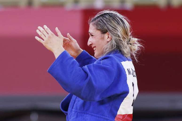 Maria Centracchio celebrando o bronze em Tóquio