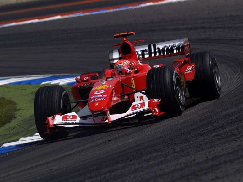 E se Michael Schumacher tivesse ido para a McLaren antes dos títulos com a Ferrari? 
