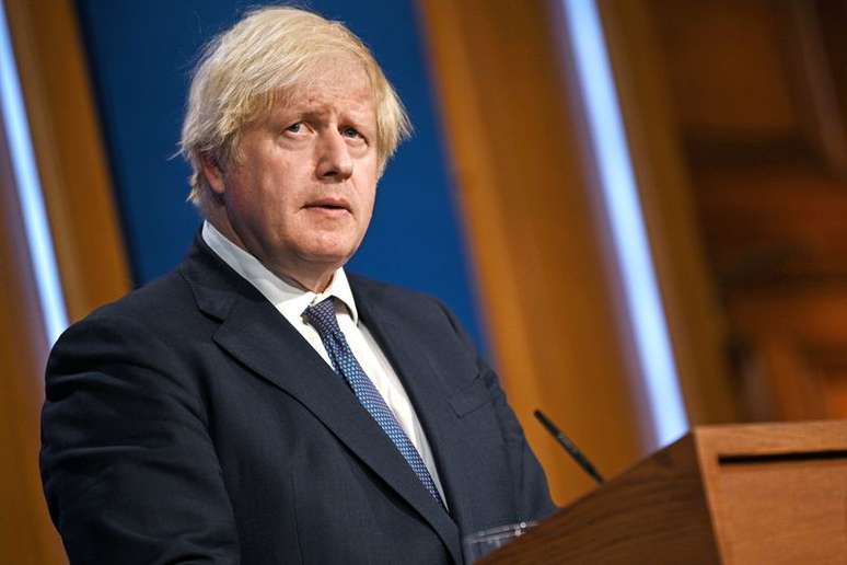 Boris Johnson durante entrevista coletiva em Londres
12/07/2021 Daniel Leal-Olivas/Pool via REUTERS