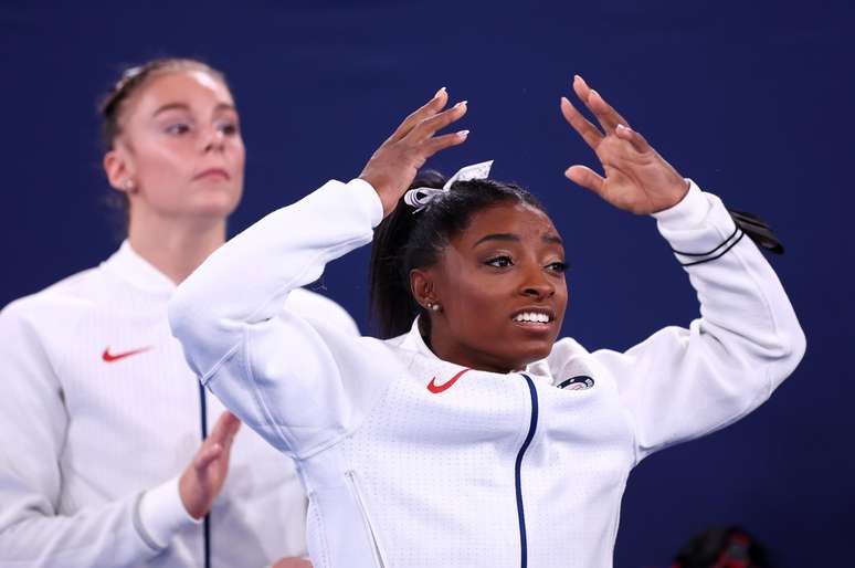 Simone Biles lamentou ficar fora da competição por equipes