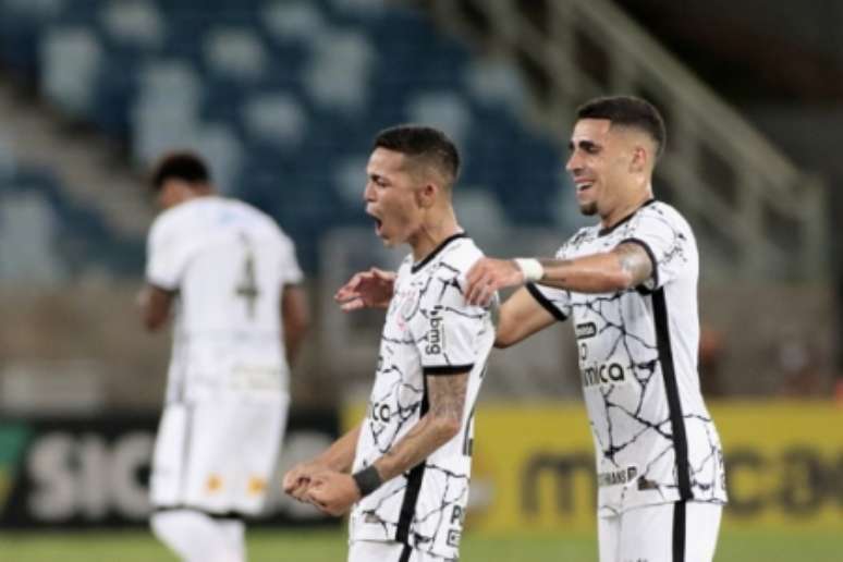 Adson participou de dois gols (Foto: Rodrigo Coca/Ag. Corinthians)