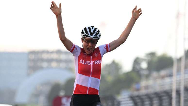 Anna Kiesenhofre foi campeã olímpica de ciclismo de estrada em Tóquio