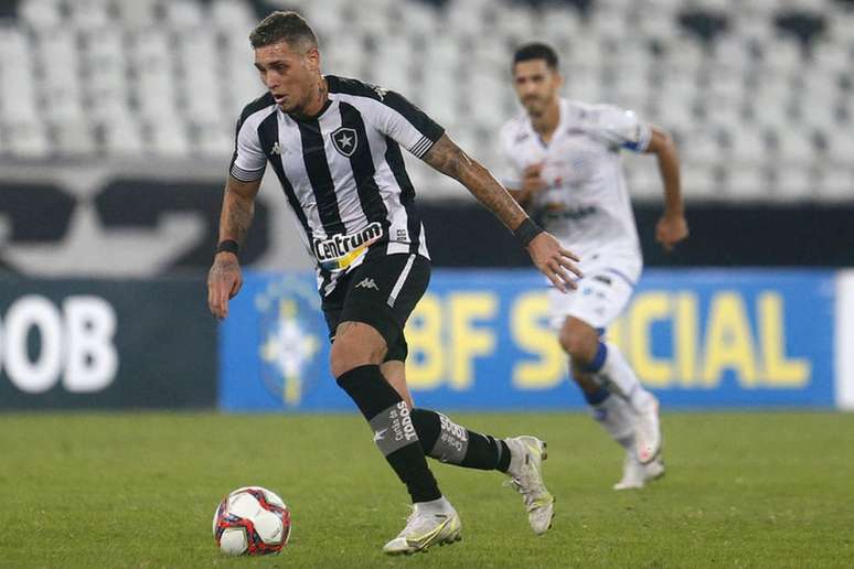 Rafael Navarro em ação pelo Botafogo contra o CSA (Foto: Vítor Silva/Botafogo)
