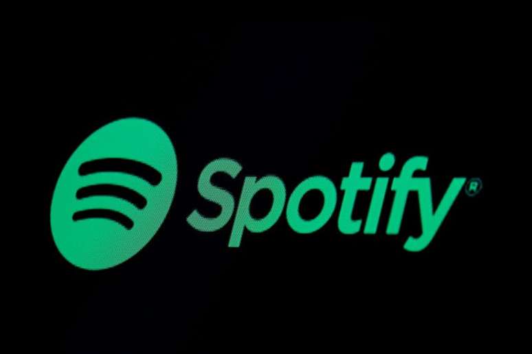 Logo do Spotify em tela na bolsa de valores de Nova York, EUA 
03/05/2018
REUTERS/Brendan McDermid