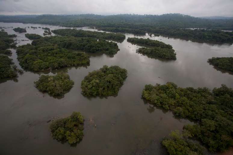 Área do rio Xingu inundada para a construção da usina de Belo Monte 
23/11/2013
REUTERS/Paulo Santos 