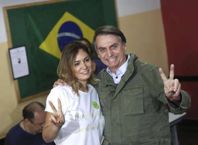 Bolsonaro homenageou esposa e aliados do governo
