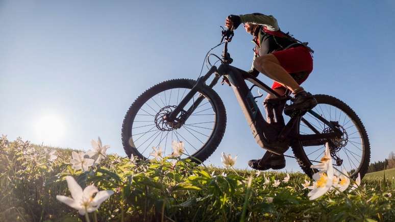 As bikes el&eacute;tricas t&ecirc;m conquistado o p&uacute;blico feminino!