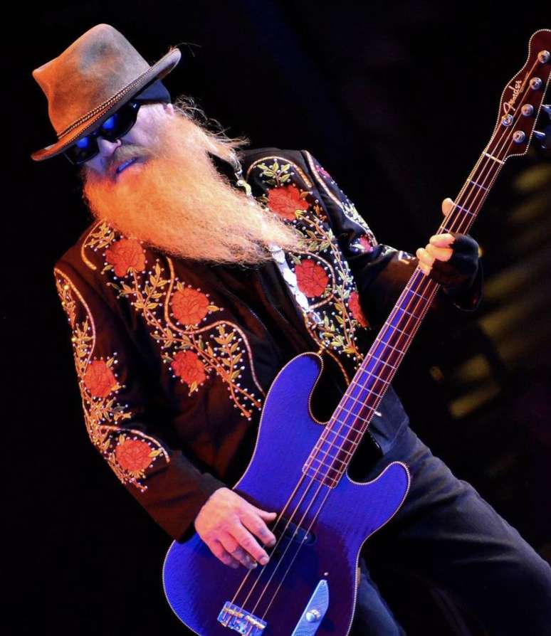 O baixista Dusty Hill, do ZZ Top, que morreu nesta quarta-feira.