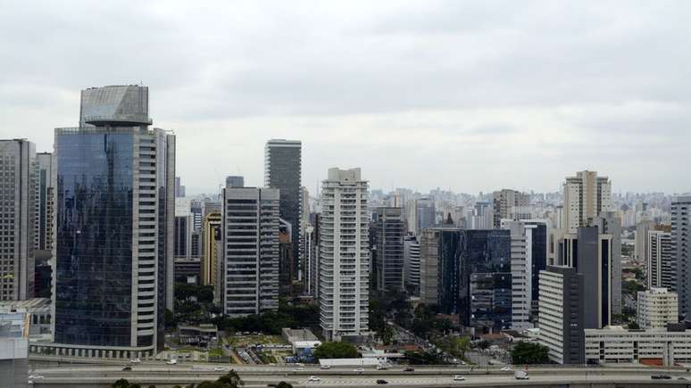 Meteorologistas vêm alertando para onda de frio intensa que atinge São Paulo desde quarta-feira (28/7), mas não há previsão de neve