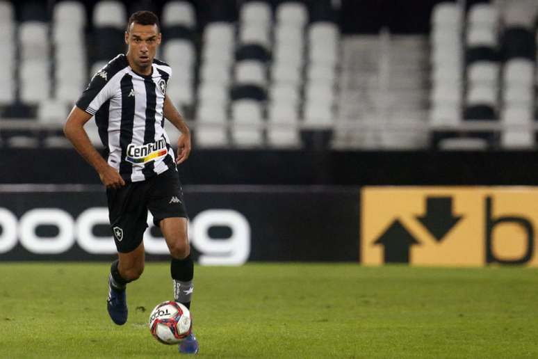 Gilvan em ação pelo Botafogo (Foto: Vítor Silva/BFR)