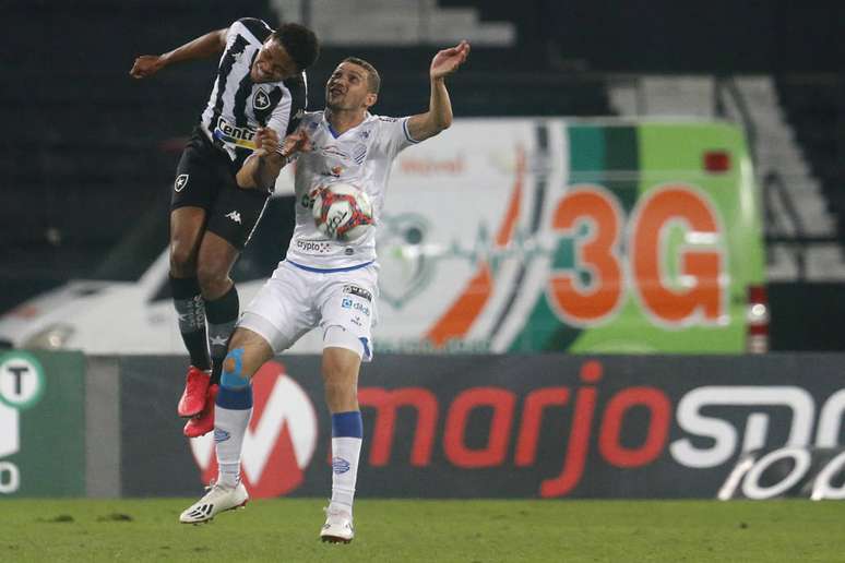 Formado na base do Nova Iguaçu, Lucas Mezenga jogou três partidas pelo time profissional do Botafogo. (Foto: Divulgação/Vítor Silva)