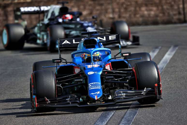 Alpine e Aston Martin estão se encontrando bastante na pista 