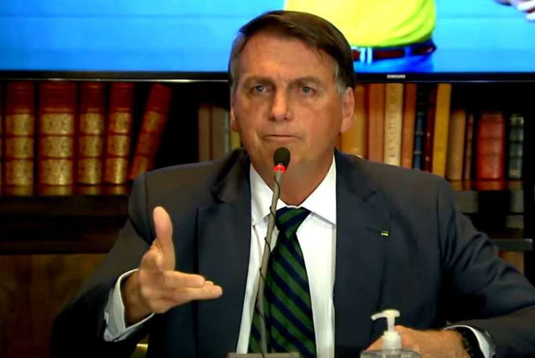 O presidente Jair Bolsonaro em live.