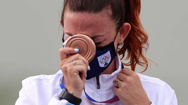 Alessandra Perilli se emociona com bronze conquistado nos Jogos Olímpicos de Tóquio nesta quinta-feira Ann Wang/Reuters