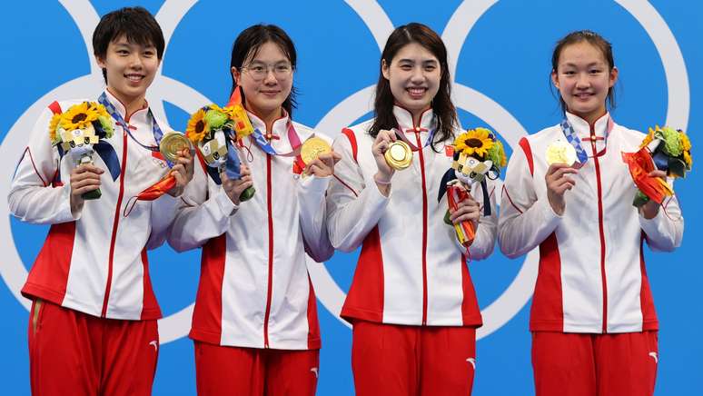 China celebra medalha de ouro no revezamento 4 x 200 nos Jogos Olímpicos de Tóquio Marko Djurica Reuters