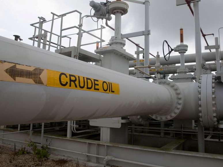 Tubos e vávulas de petróleo em Departamento de Energia, no Texas, EUA.  09/06/2016  
REUTERS/Richard Carson 