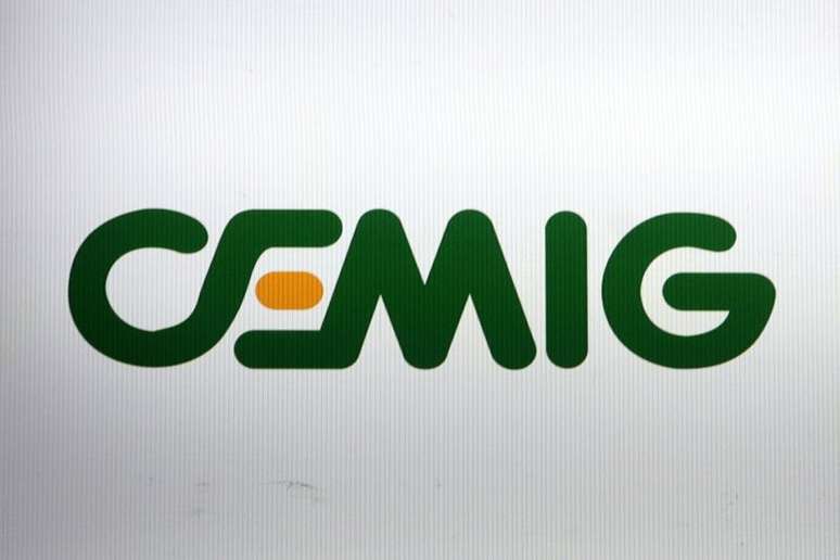 Logo da Cemig em painel na bolsa de valores de São Paulo. 
25/07/2019
REUTERS/Amanda Perobelli 