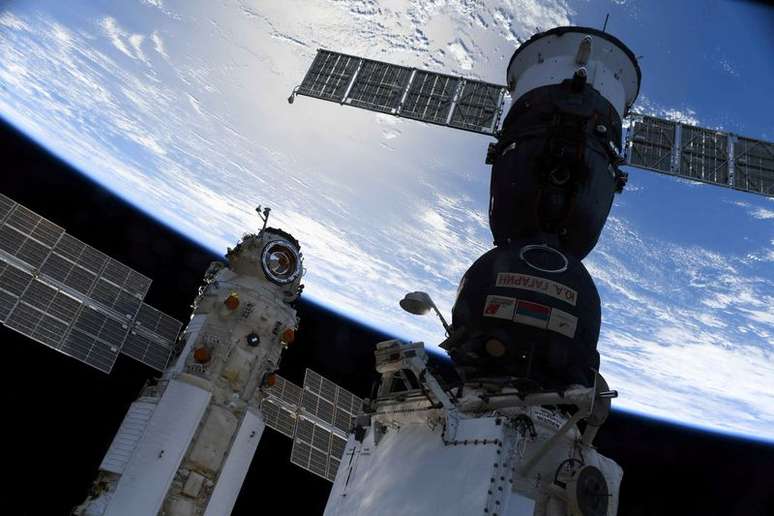 Vista da Estação Especial Internacional. 29/7/2021.  Oleg Novitskiy/Roscosmos