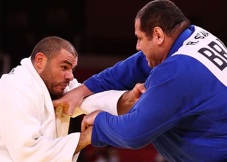 Rafael Silva durante a luta em que foi derrotado nas quartas de final em Tóquio