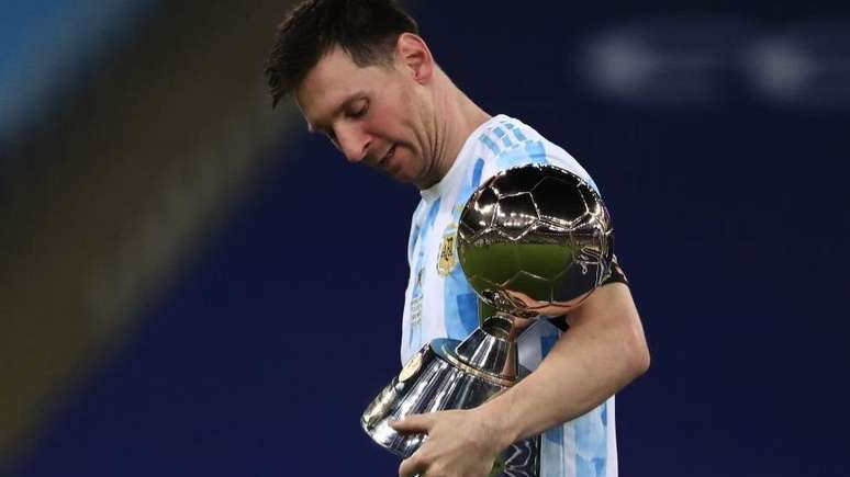 Messi mede 1,70m e é um dos melhores jogadores da história