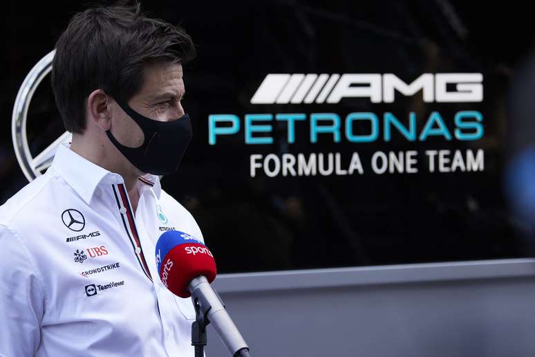 Toto Wolff vltou a defender a celebração de Hamilton na Inglaterra 