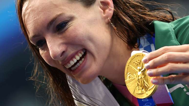 Tatjana Schoenmaker celebra medalha de ouro nesta sexta-feira Stefan Wermuth Reuters