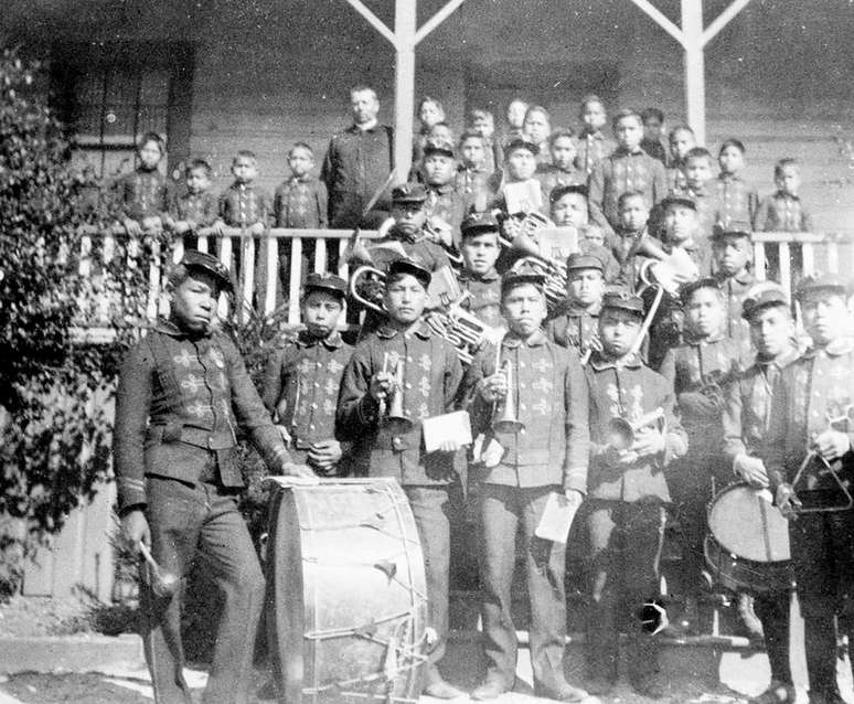 A banda da Escola Industrial da Ilha Kuper