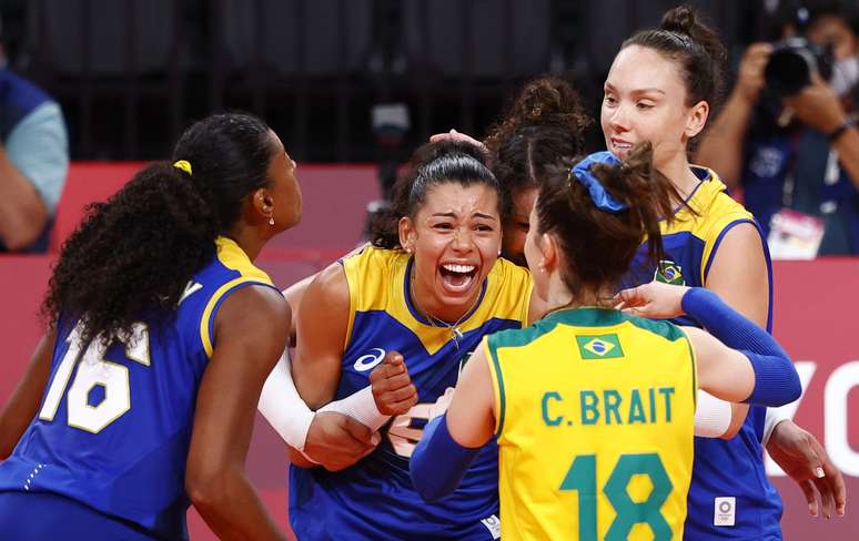 Vôlei: Brasil bate a Sérvia e encaminha liderança da chave