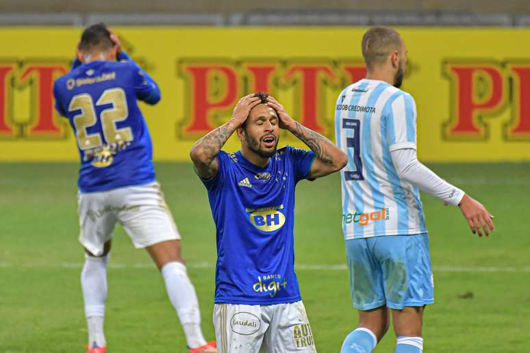 Cruzeiro empata com o Londrina e chega a 9 jogos sem vencer