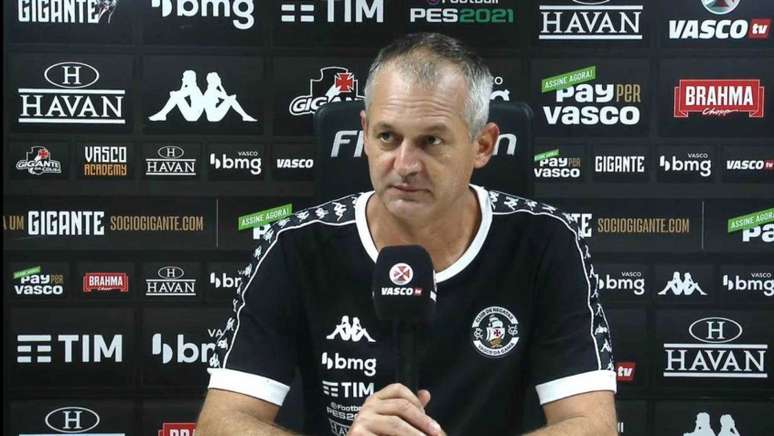 Lisca disse que faltou 'contundência ofensiva' ao Vasco na derrota para o Botafogo (Foto: Reprodução/Vasco TV)