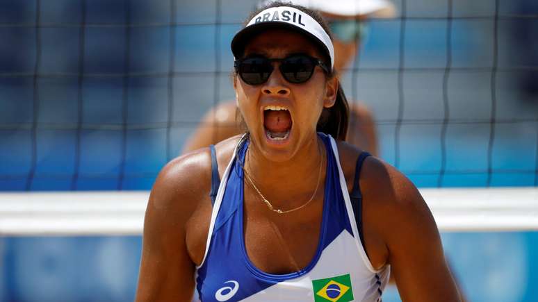 Ana Patricia e Rebecca batem chinesas e avançam às quartas 