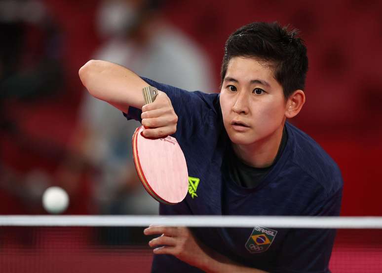 Caroline Kumahara venceu um jogo de simples, mas o Brasil caiu diante de Hong Kong