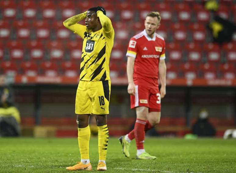Moukoko espera ganhar mais chances no Dortmund (ANNEGRET HILSE / POOL / AFP)