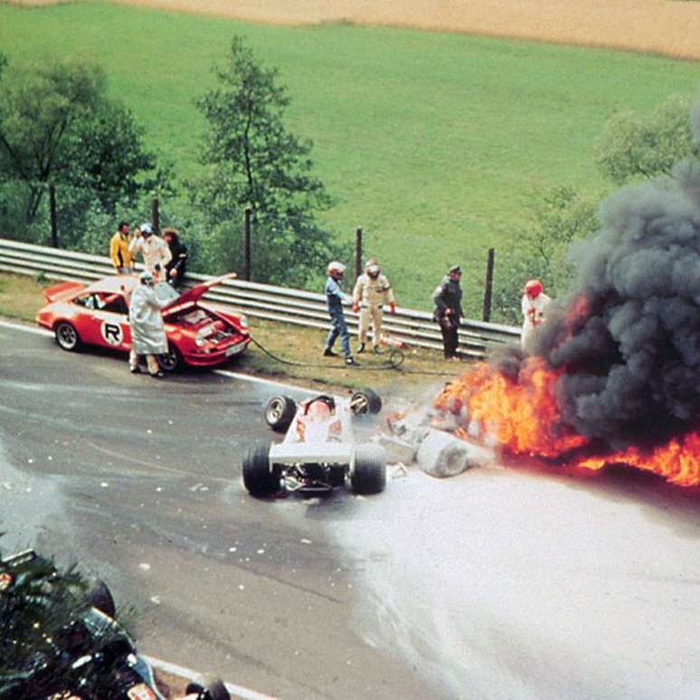 Há exatos 45 anos, um acidente mudou a trajetória de Niki Lauda 
