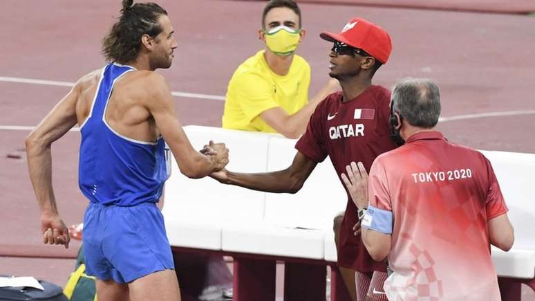 Mutaz Barshim e Gianmarco Tamberi no momento da vitória