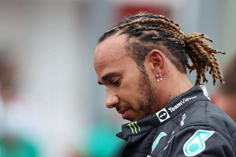 Lewis Hamilton chegou a andar em último, mas recuperou-se e ficou em terceiro 