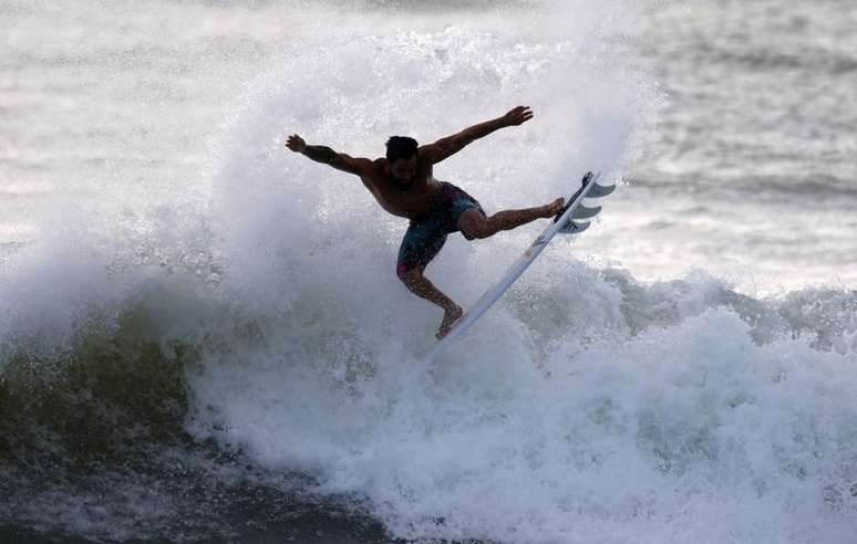 Ítalo Ferreira surfa em Baía Formosa após conquistar o ouro olímpico em Tóquio
30/07/2021
REUTERS/Rodolfo Buhrer