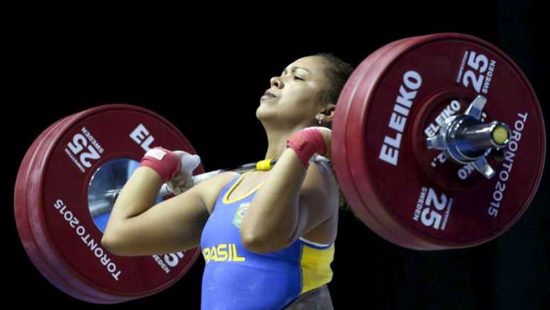 Jaqueline Ferreira somou 215kg levantados nos Jogos Olímpicos de Tóquio (Foto: Washington Alves/Exemplus/COB)