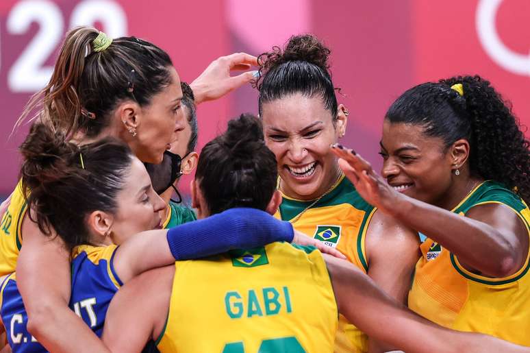 Seleção feminina passou em primeiro lugar do grupo