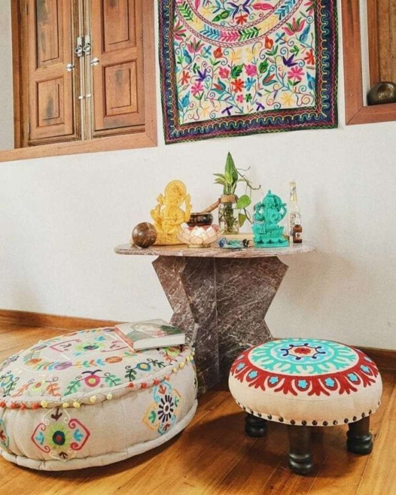 11. Mini altar indiano para orações e meditações. Fonte: Casa Alma Studio