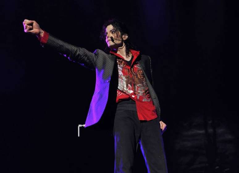 Michael Jackson durante ensaio geral da turnê 'This Is It', em cena do filme de mesmo nome