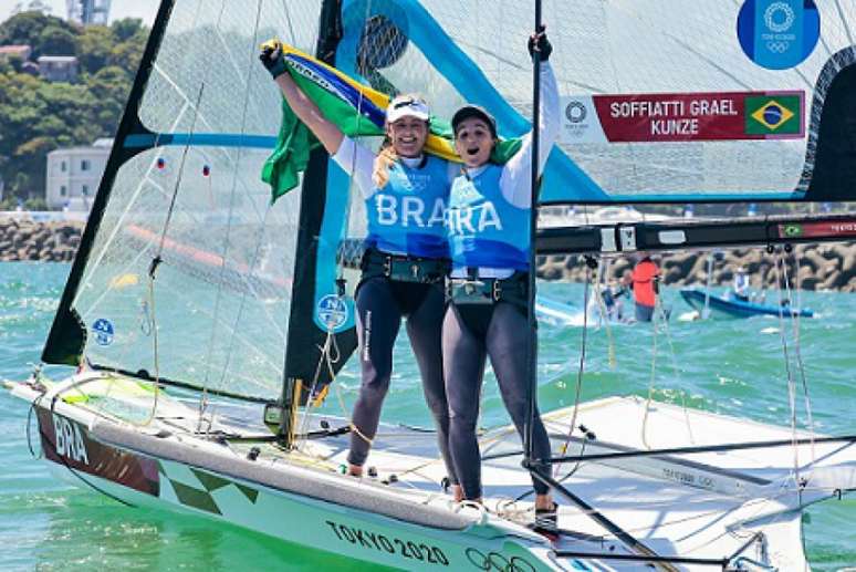 Perfil tentou desenhar um barco a vela como o de Martine e Kahena (Foto: Sailing Energy/World Sailing)