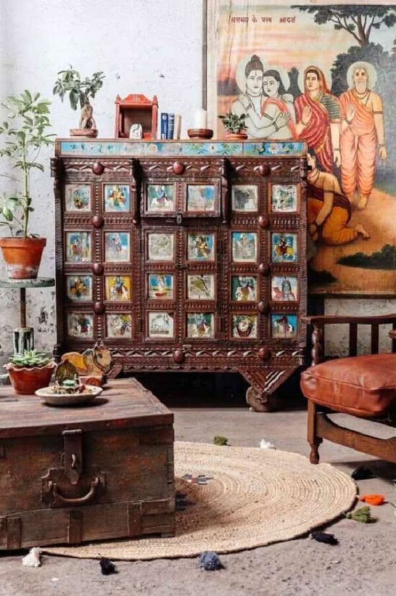 35. Garimpe móveis em antiquários que imprimem o estilo de decoração indiana. Fonte: Pinterest