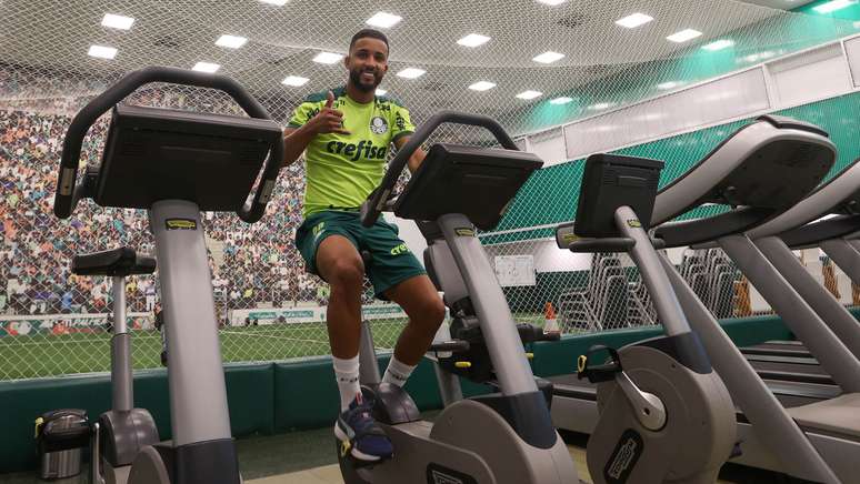 Jorge trabalha o seu condicionamento físico para poder estrear pelo Palmeiras