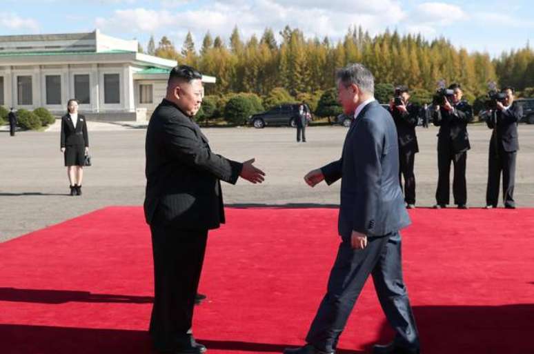 Kim Jong-un e Moon Jae-in durante uma reunião na Coreia do Norte, em setembro de 2018